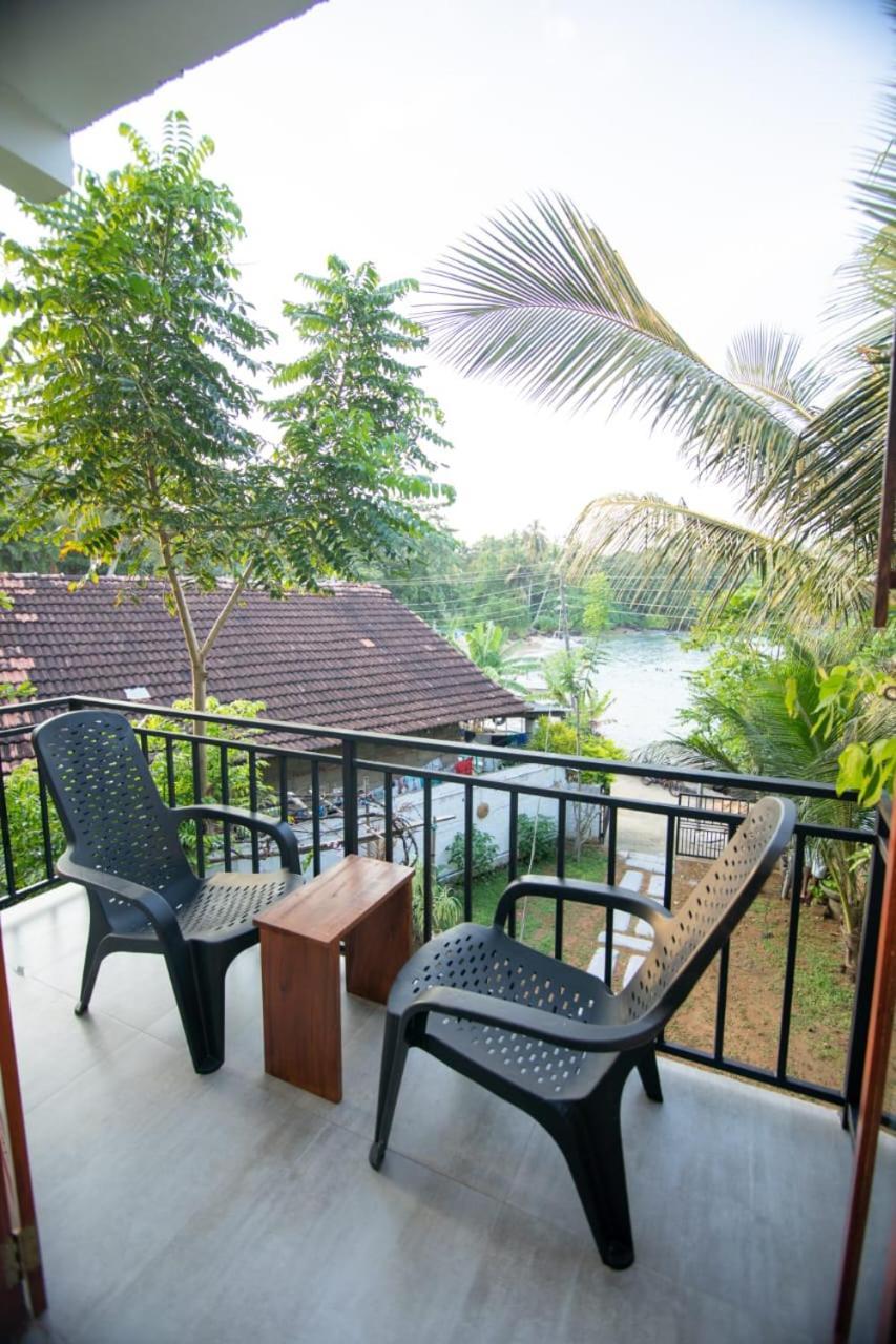 Light House Beach Home Matara Bagian luar foto